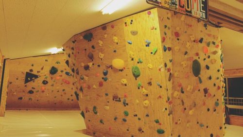 鳥取県のクライミング施設「MONKEYPOD（モンキーポッド） クライミングジム」